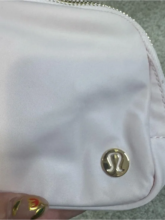 Lululemon Everywhere Belt Bag 1L L Monogram Metallic Blissful Pink/Gold - RARE - Picture 7 of 15